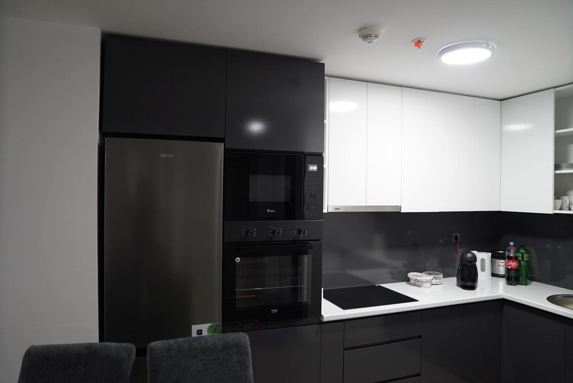 Skopje Sky City 19Th Floor Twin & 12Th Floor & 25Th & 33 Floor Apartments & With Pool & Spa & Gym & Parking Included In Price エクステリア 写真