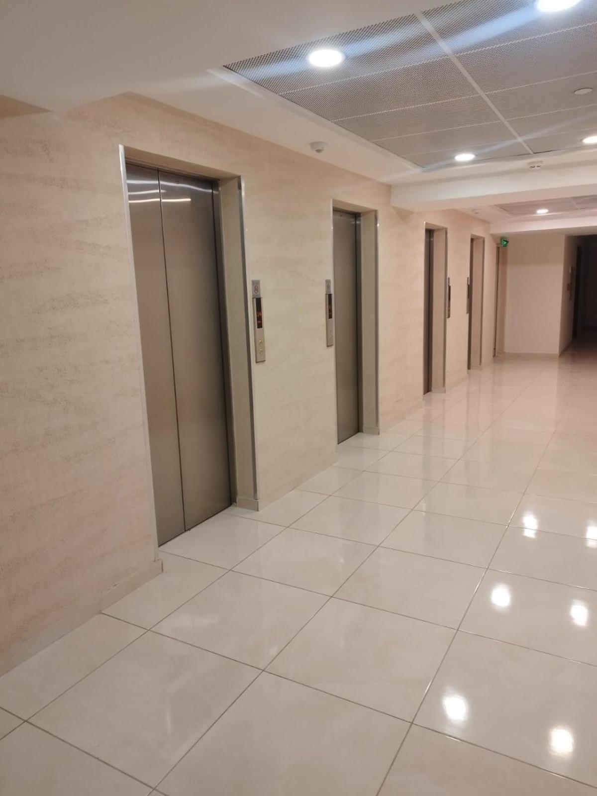 Skopje Sky City 19Th Floor Twin & 12Th Floor & 25Th & 33 Floor Apartments & With Pool & Spa & Gym & Parking Included In Price エクステリア 写真